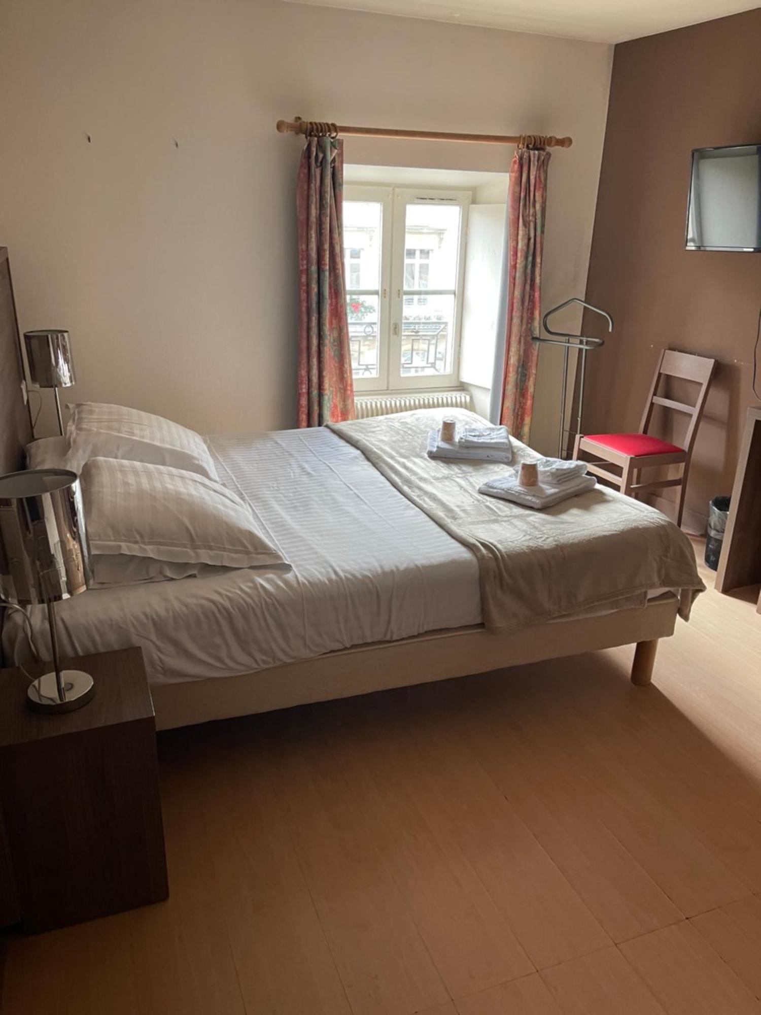 Hotel Du Commerce Semur-en-Auxois Buitenkant foto